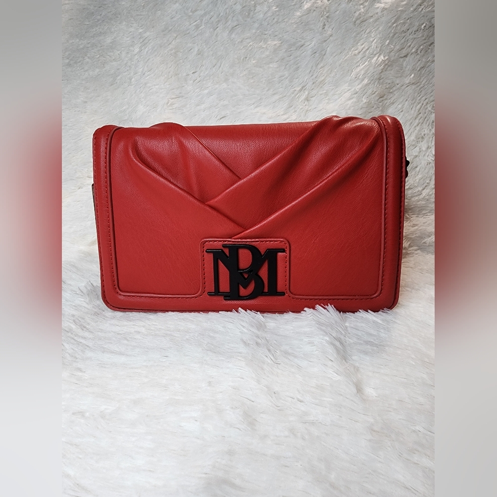 Badgley Mischka Large Pleated
Crossbody Vegan Leather Red with
Black Hardware